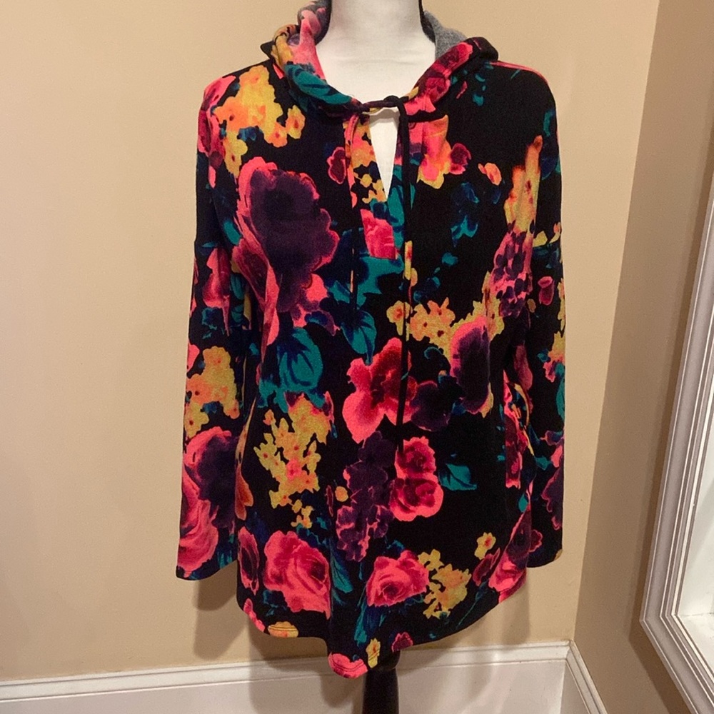 SEW IN LOVE Size L NWT Hooded Long Sleeve Top With Pockets